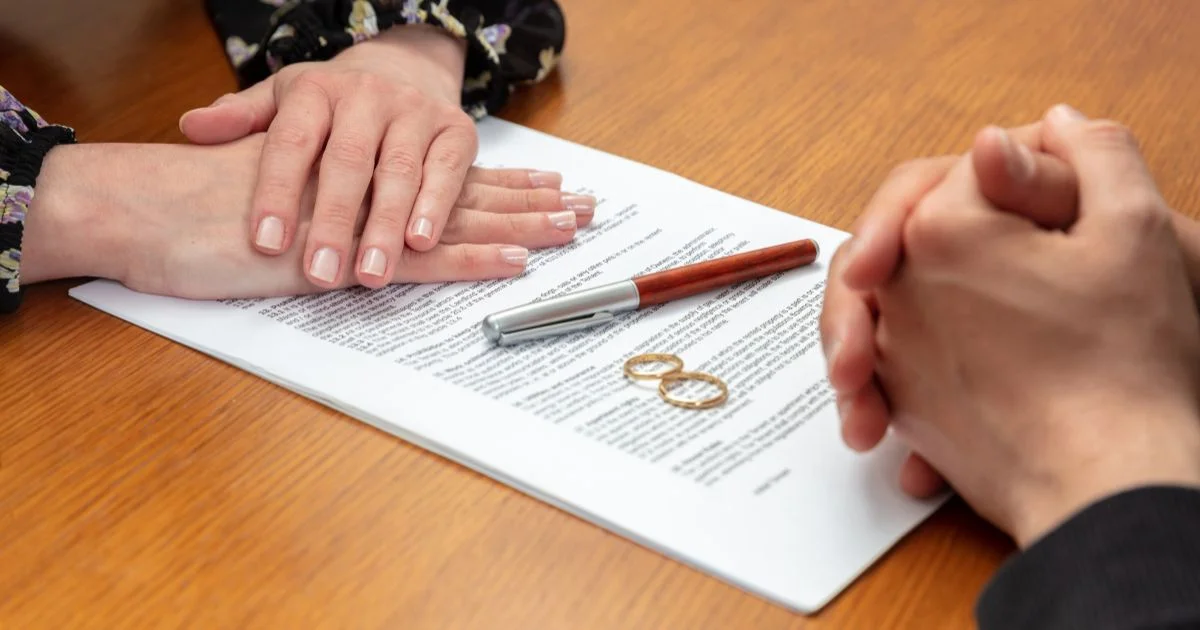 Divorce agreement documents and legal consultation